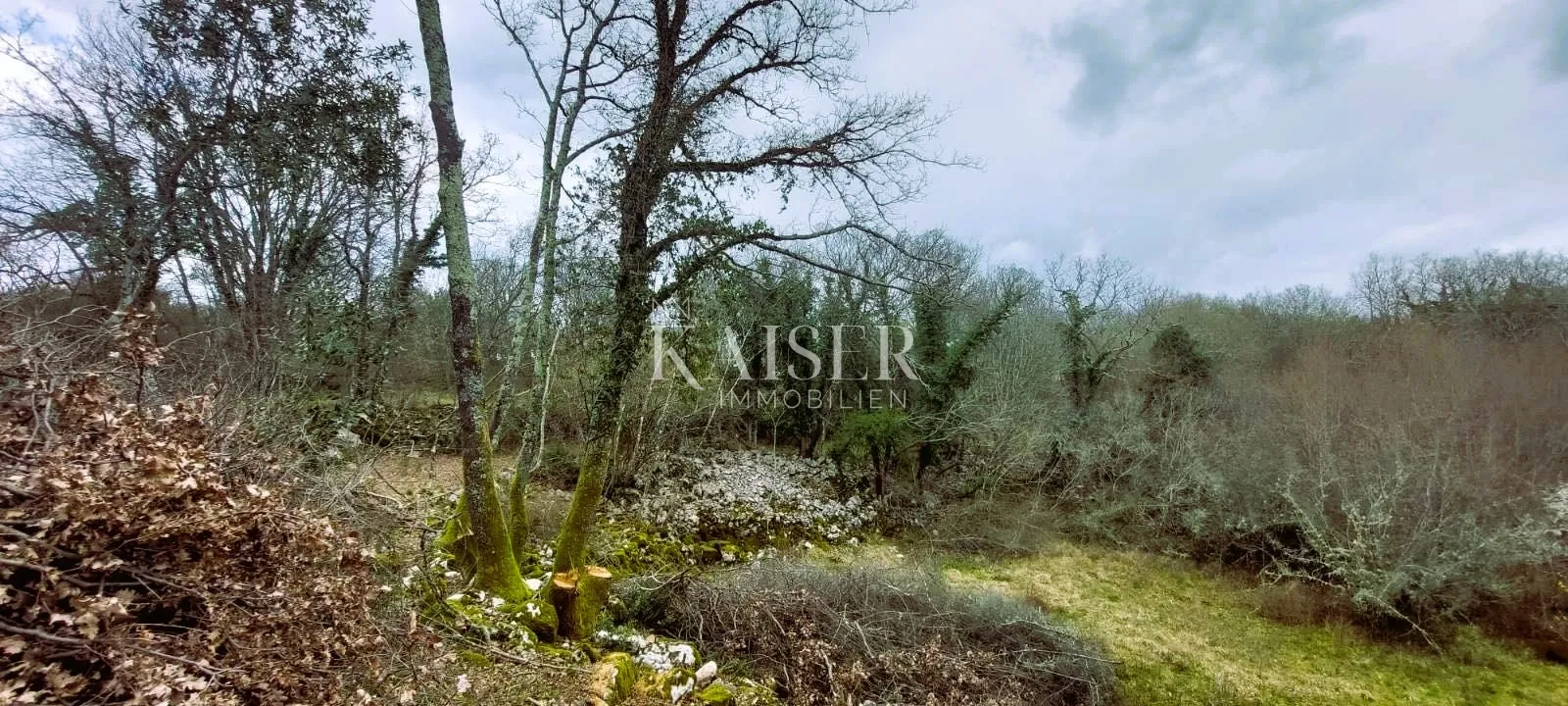 krk, malinska - građevinsko zemljište mirna lokacija okružena zelenilom 2068 m2 - slika 3