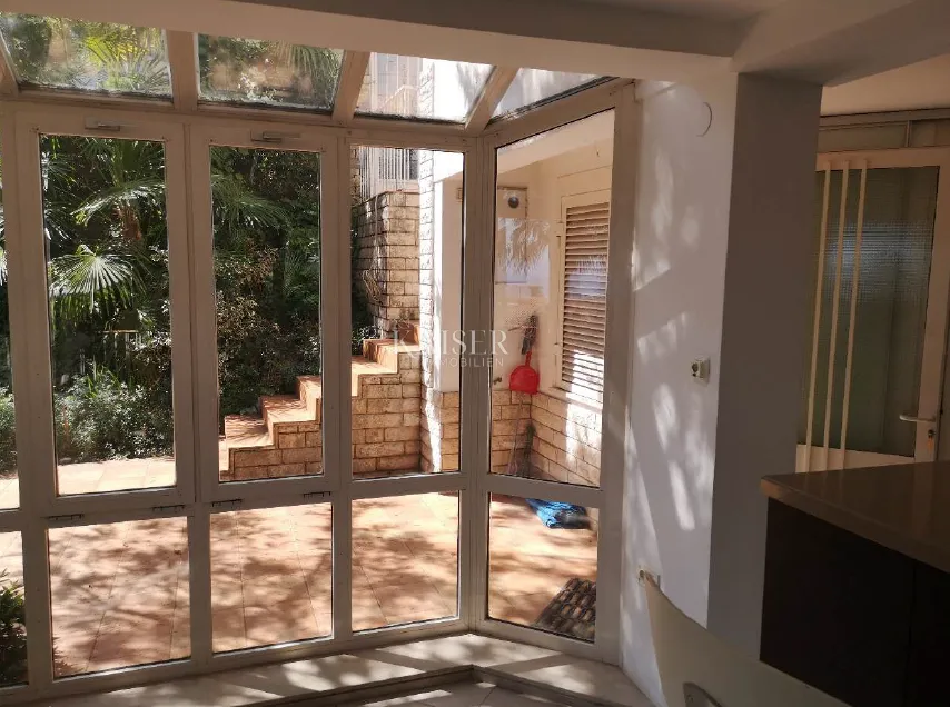 opatija – obiteljska vila s 2 stana u centru opatije - slika 26