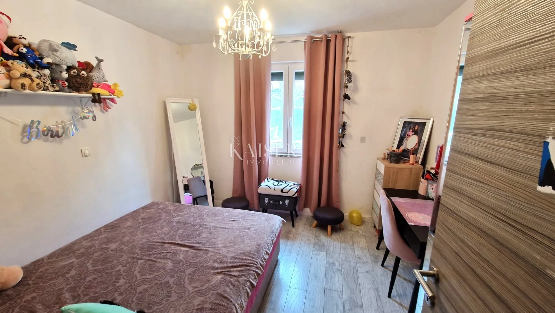 otok krk, grad krk- moderan stan 55m2 s okućnicom - slika 6
