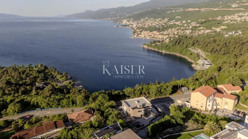 Opatija, luksuzna vila s unutarnjim liftom,vanjskim grijanim bazenom i prekrasnim pogledom na Kvarner