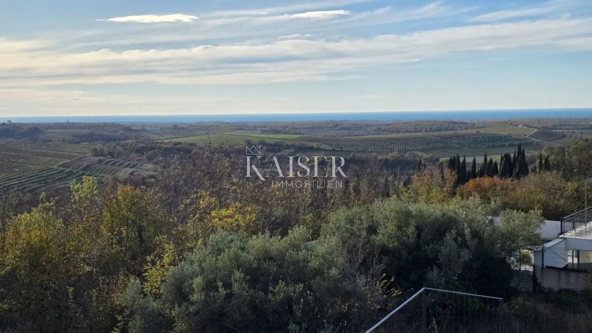 Istra, Buje - građevinsko zemljište sa prekrasnim pogledom, 717m2
