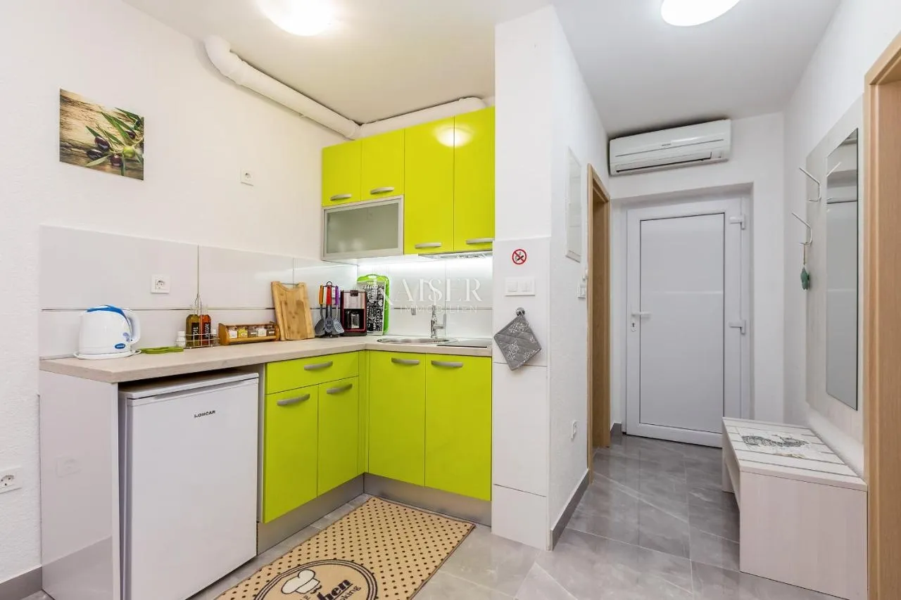 malinska, otok krk- apartman 40m2 s uređenom okućnicom - slika 3
