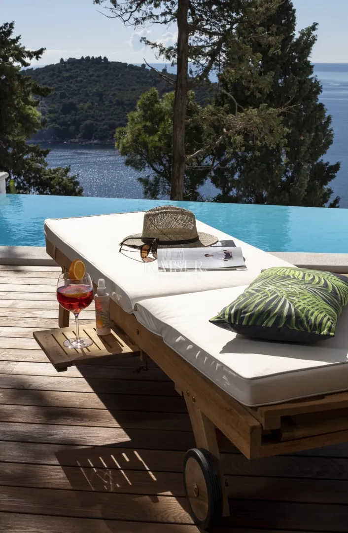 dubrovnik - prekrasan pogled na more i stari grad - slika 12