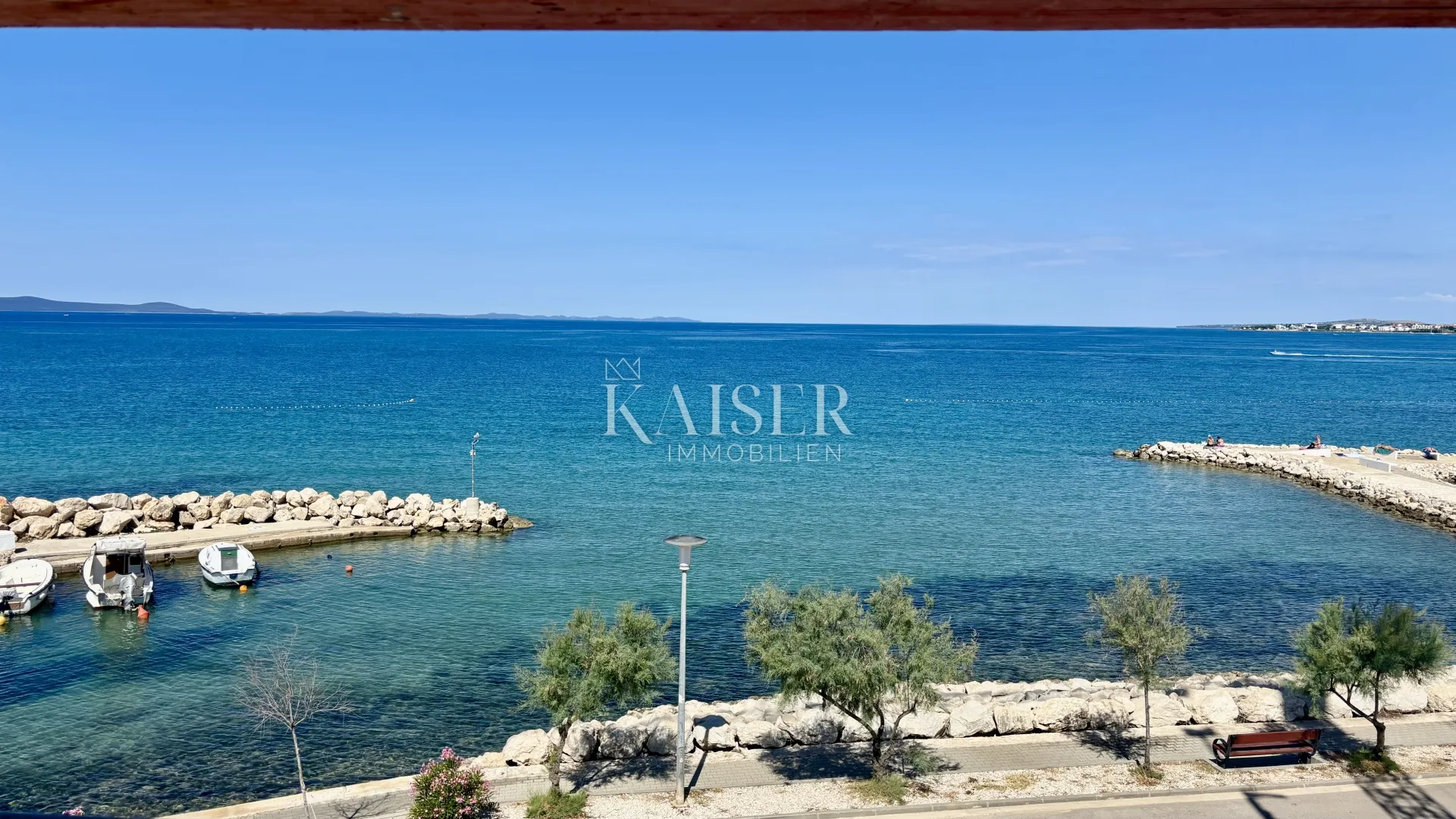 Zadar – Zaton | Elegantni stan s velikom terasom – prvi red do mora - Zaton, Nin