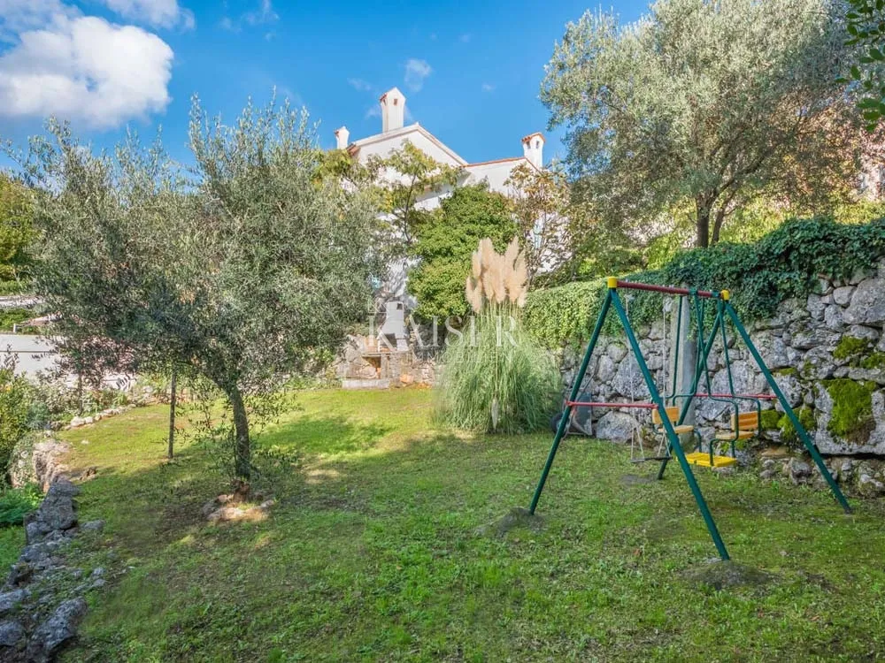 opatijska rivijera - brseč, šarmantno imanje s dvije kamene kuće i bazenom - slika 2