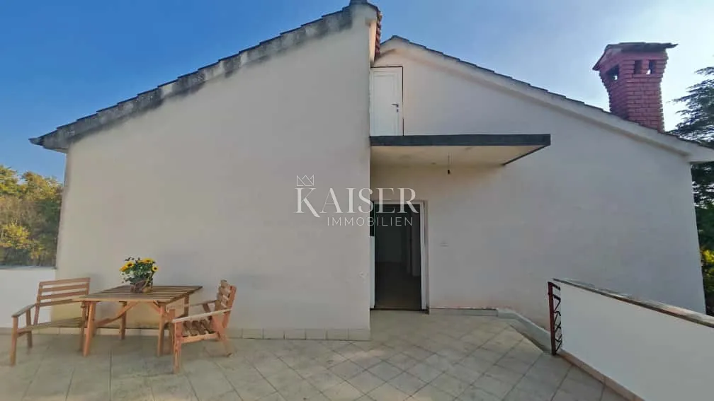 istra,poreč- kuća 200m2 s građevinskom parcelom 2600m2 - slika 6