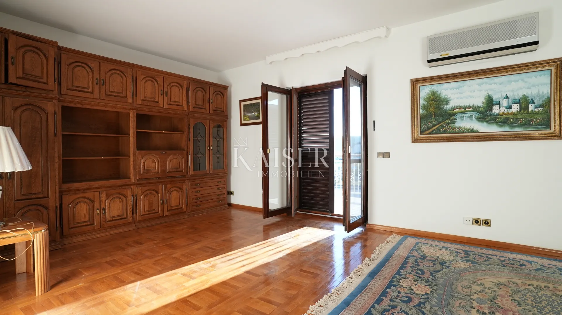 kuća sa dva stana 264m2 prvi red do mora - slika 42