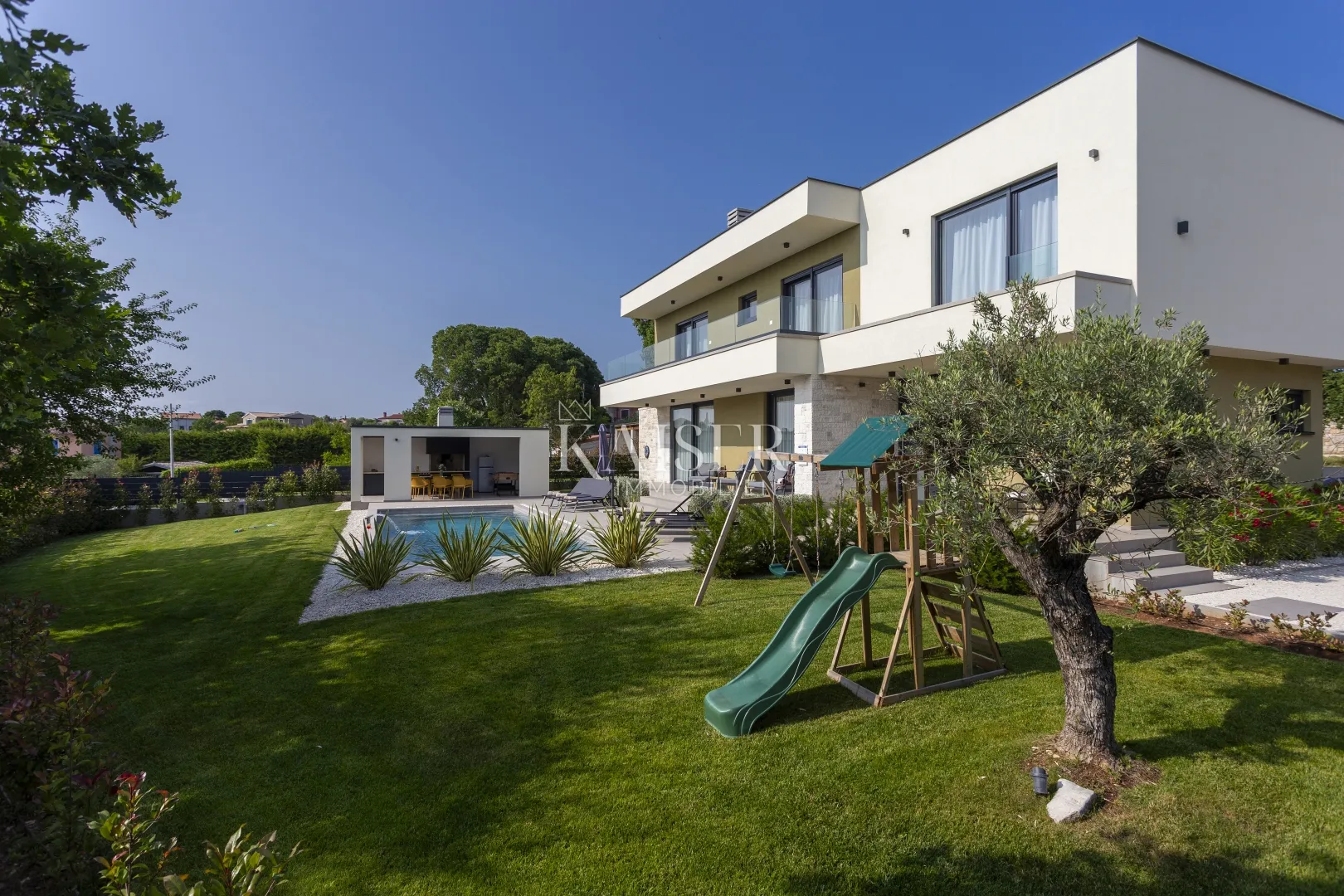 istra, svetvinčenat - moderna vila s bazenom - slika 5