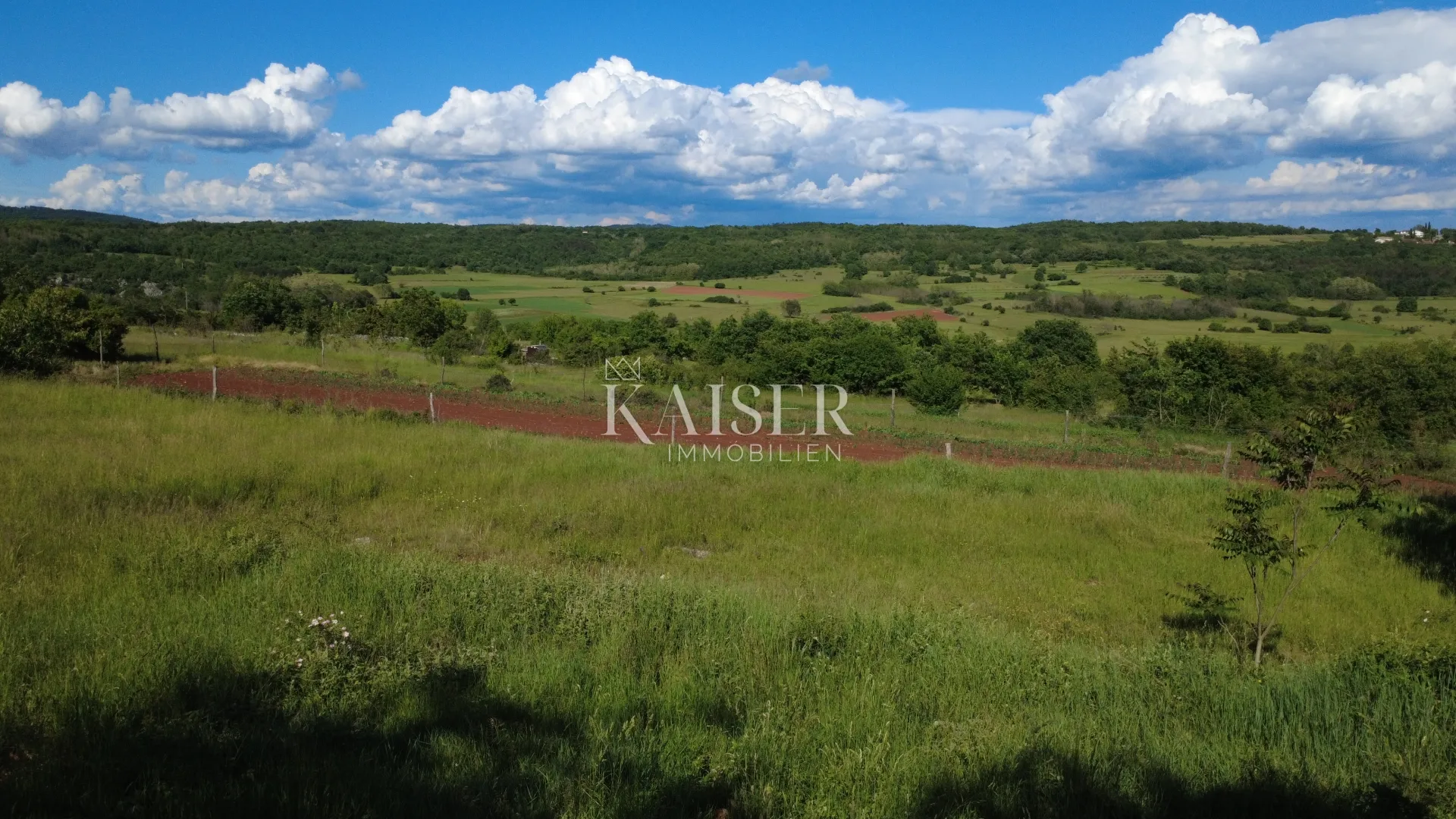 istra, žavršje- građevinsko zemljište 800m2 s pogledom na srce istre - slika 3
