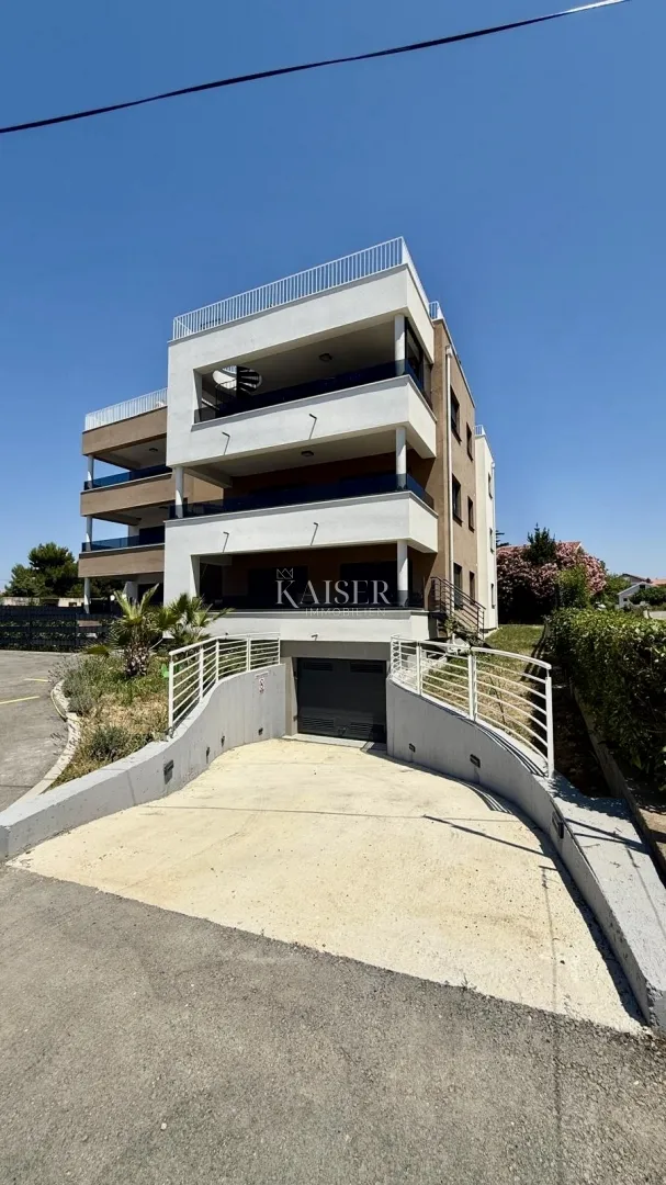zadar – sukošan: luksuzan prizemni stan s bazenom, vrtom i garažom, 50 m od mora - slika 39