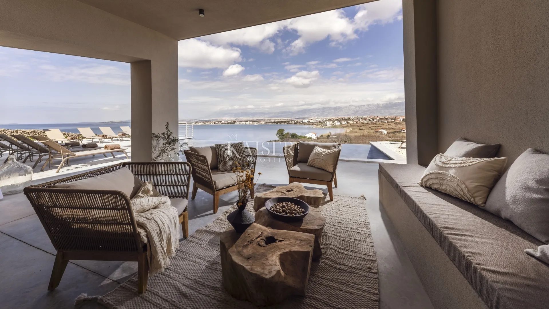 otok pag - luksuzna vila s predivnim pogledom - slika 26