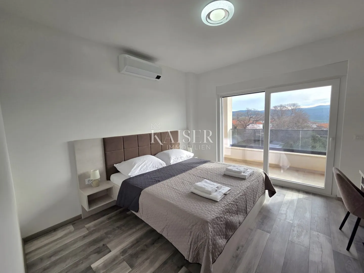 krk, kornić - moderna villa sa pogledom na more - slika 17