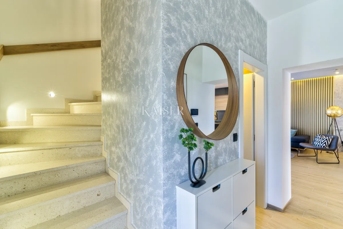 novi vinodolski - villa sa bazenom 300m2 - slika 14
