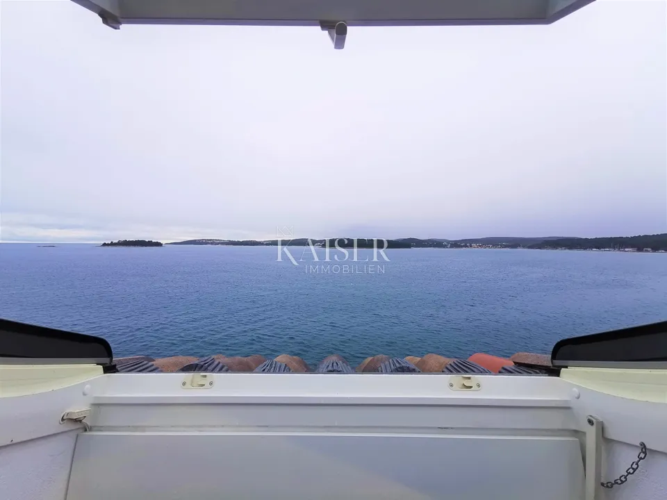 istra, rovinj- stan 63m2 prvi red do mora - slika 14
