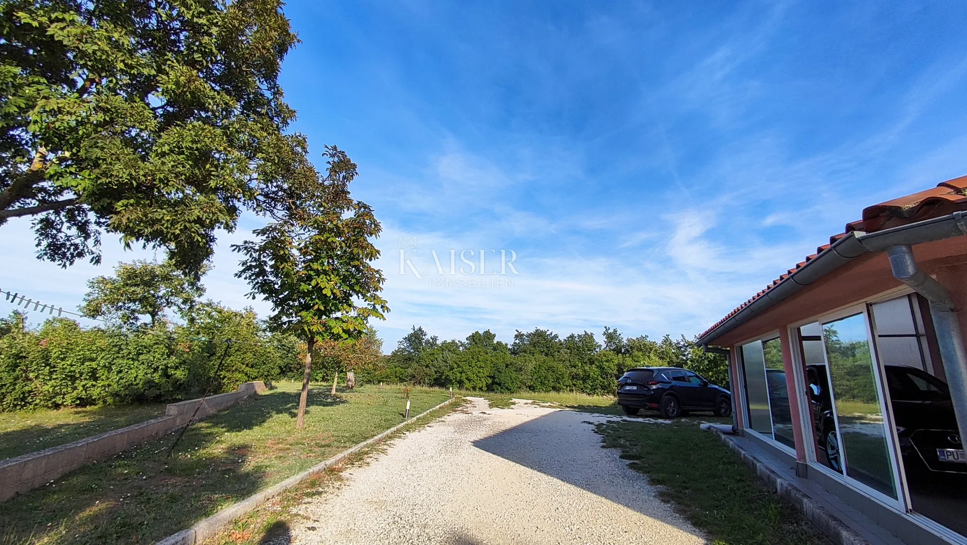 Marčana, okolica - imanje s kućom i građevinskim terenom, 20.000 m2