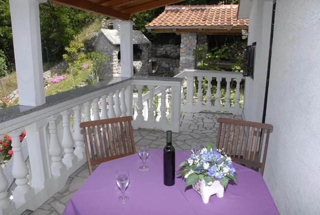 senj, okolica- kuća prvi red do mora - slika 11