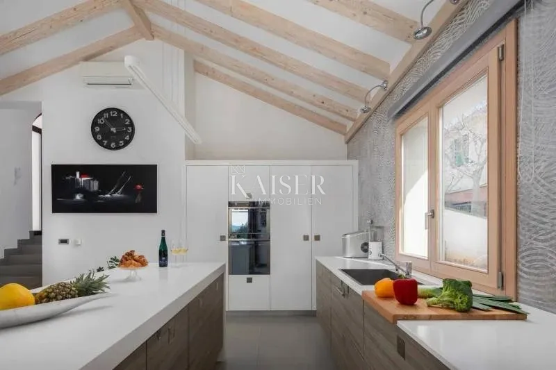 šibenik-žaborić – luksuzna vila 358 m² s bazenom, konobom i panoramskim pogledom - slika 21