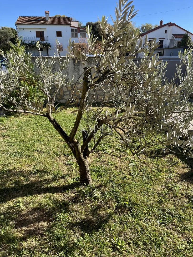 istra, loborika - samostojeća kuća s dva stana i bazenom - slika 19