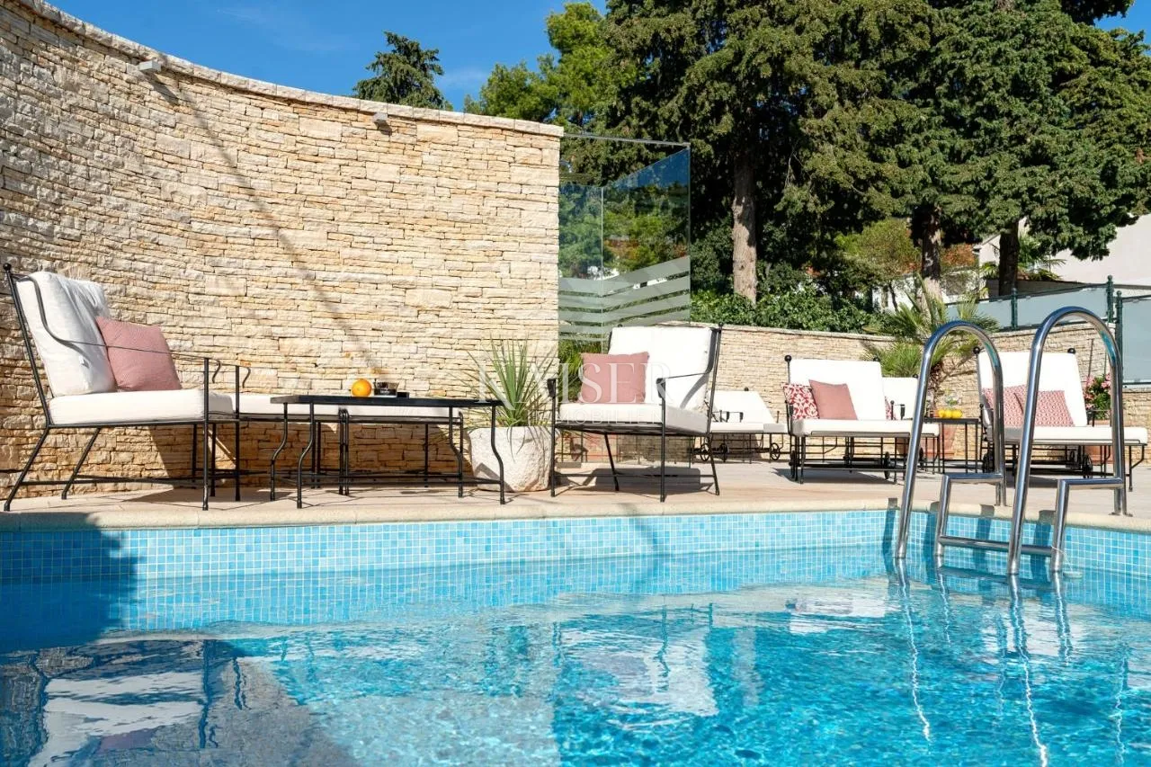 šibenik - hotel prvi red do mora - slika 4