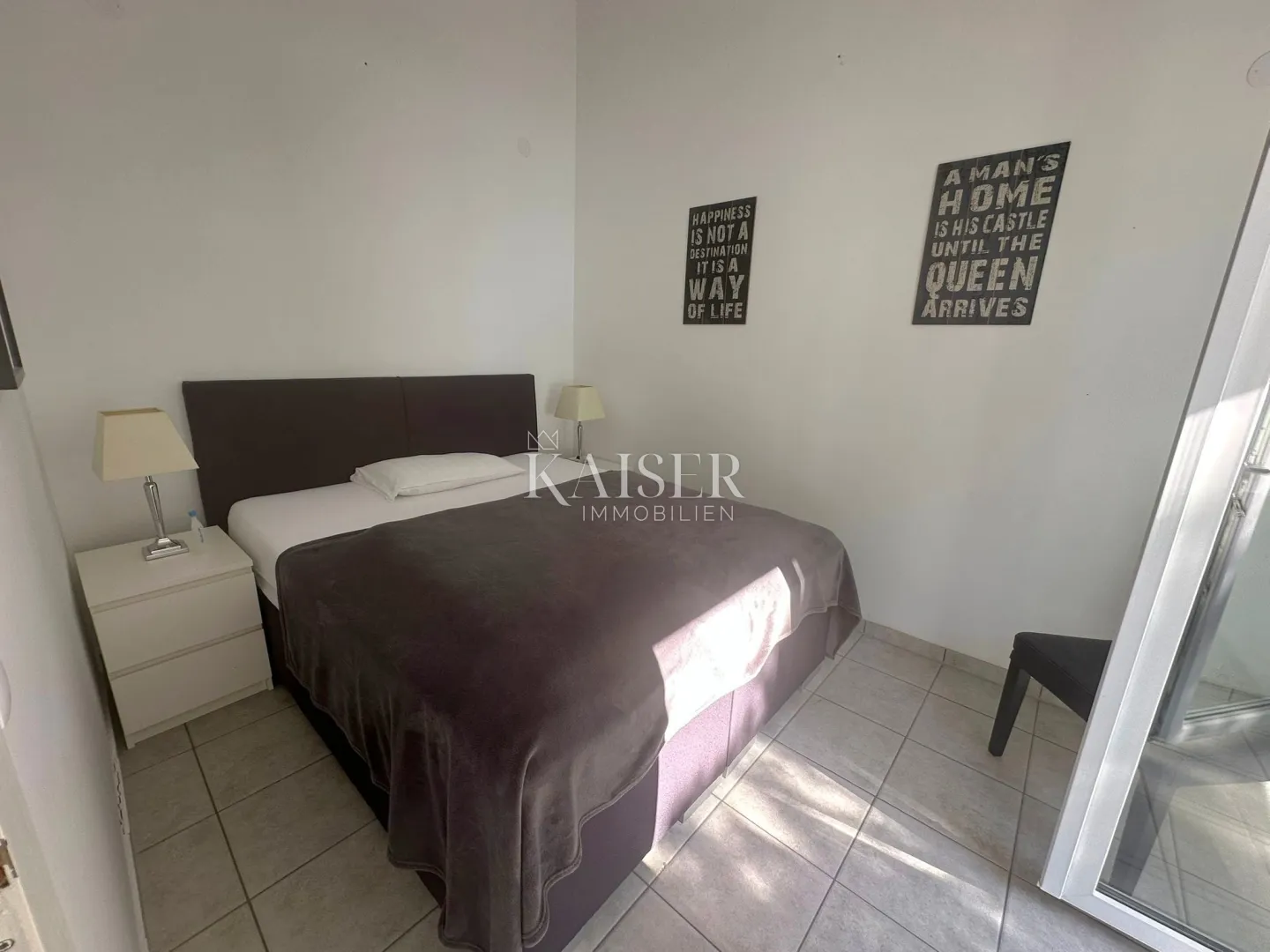 baška voda - penthouse 85m2, prvi red do mora, top lokacija - slika 12