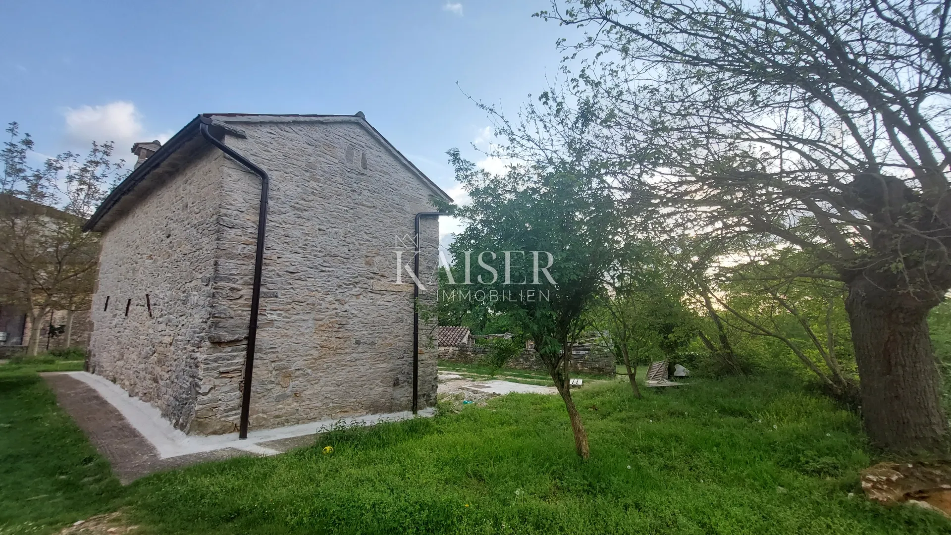 istra, grožnjan - samostojeća kamena kuća, 90m2, rohbau - slika 3