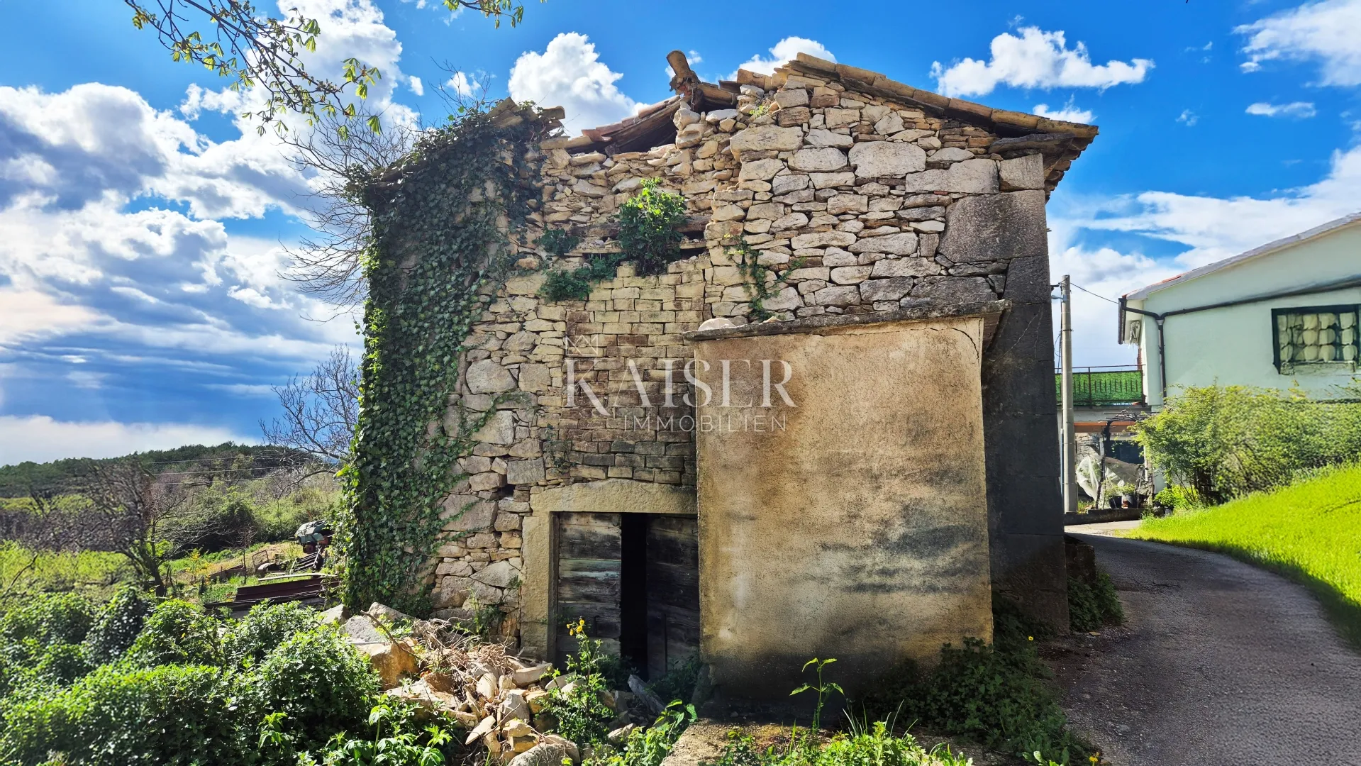 istra, buzet - kamene ruševne starine, 56m2, za obnovu - slika 3
