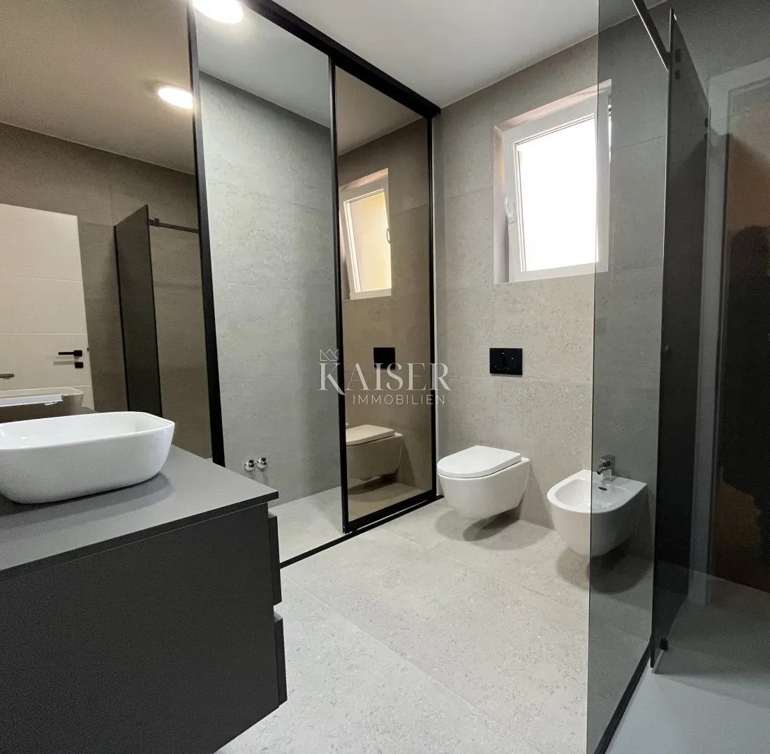 rijeka, kukuljanovo - moderna kuća u nizu 115 m2 - slika 9