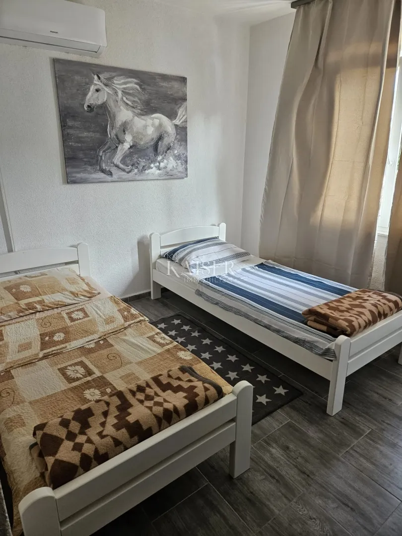 novi vinodolski - novouređeni stan, 2s+db - slika 10