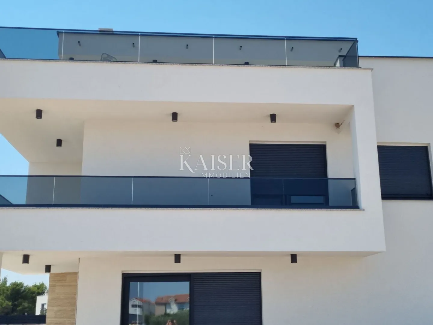 vodice, srima- dvojna kuća s bazenom 250m od mora - slika 3