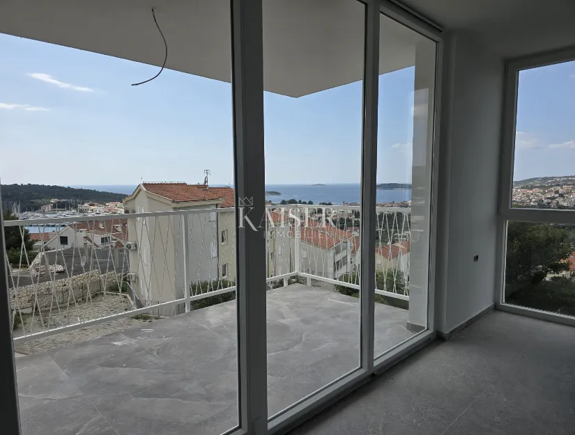 rogoznica, šibenik -moderan stan (s3) s panoramskim pogledom i parkingom - slika 2