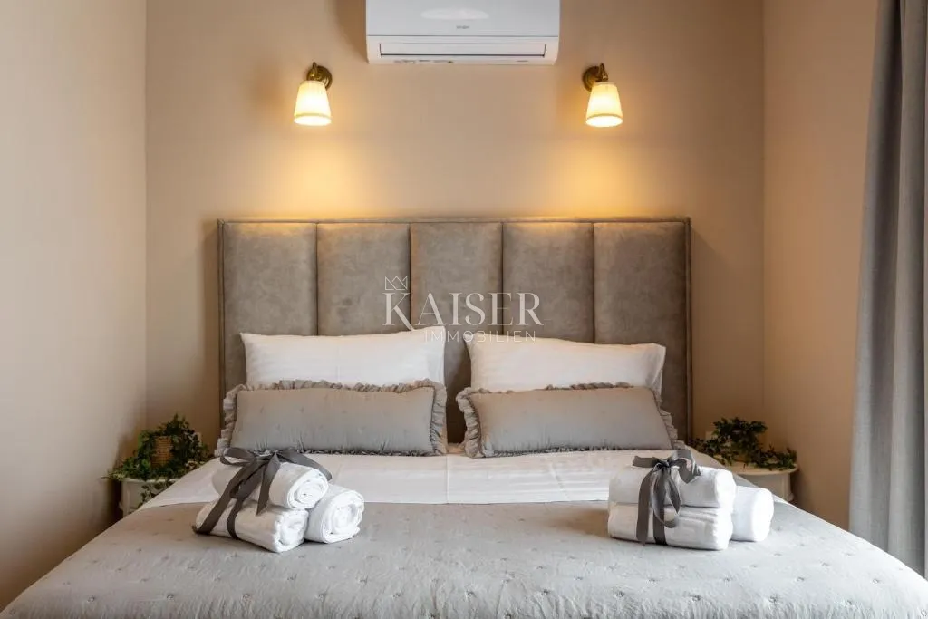 šibenik-rogoznica – ražanj: autentična vila 230 m² s bazenom, pogledom na more i luksuznim interijerom - slika 18