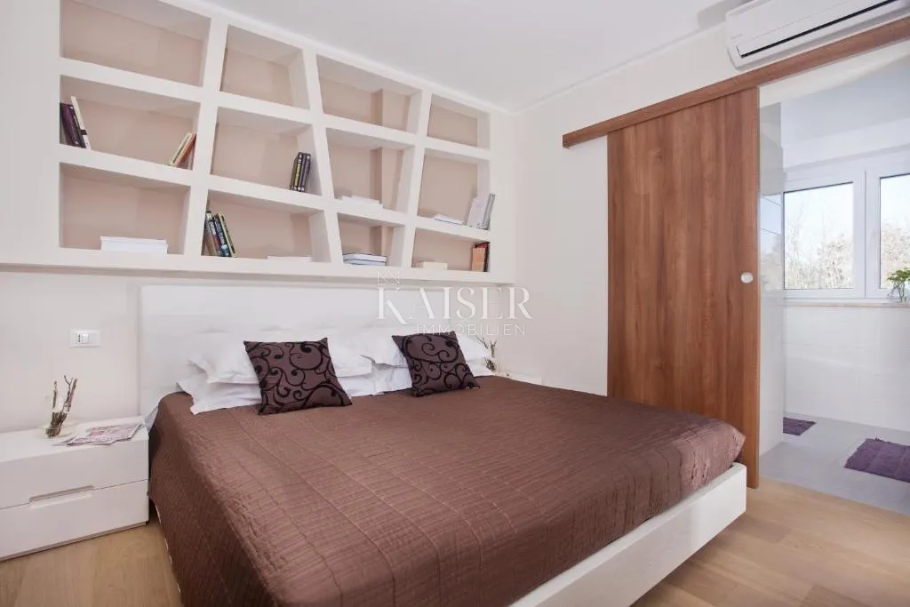istra, okolica labina - vila s bazenom i okućnicom 4.260 m² - slika 14