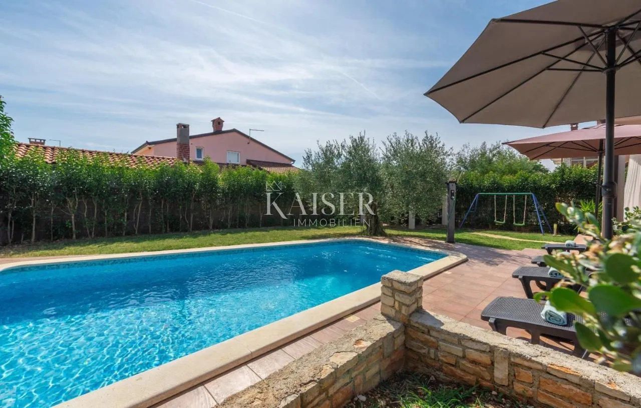 istra, novigrad - vila 131m2, s bazenom i velikom okućnicom, za dugoročni najam - slika 6