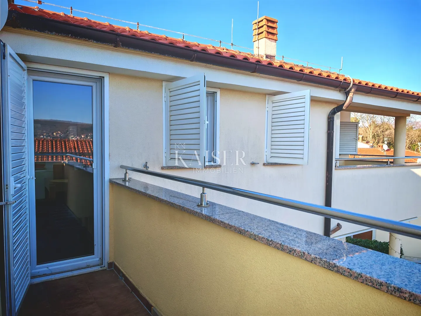 otok krk, čižići- dvosoban stan 55m2, samo 60m od mora - slika 15