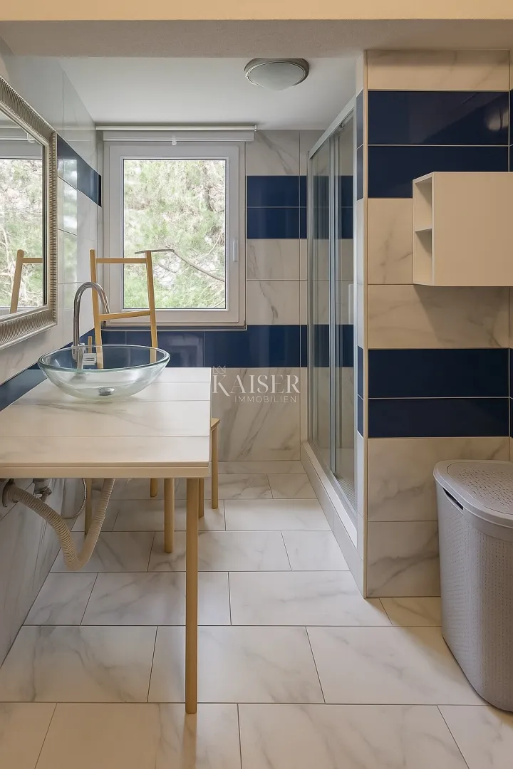 vir | kuća s 6 apartmanskih jedinica i garažom – 200 m od mora - slika 10