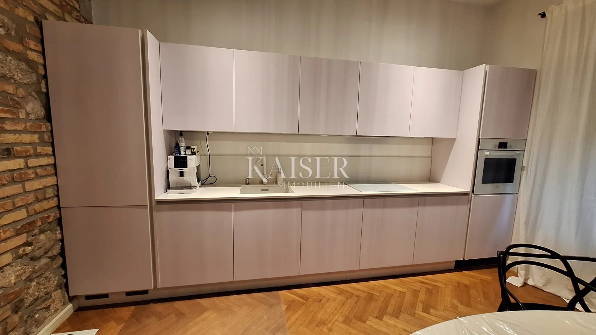 rijeka, bulevard- dvosoban renoviran stan 80,86 m2 na traženoj lokaciji - slika 2