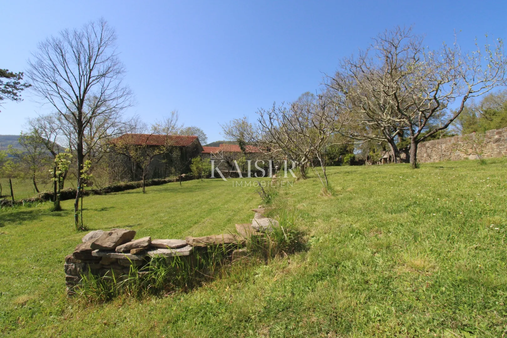 istra - buzet, kuća sa imanjem na 20000 m2 - slika 23