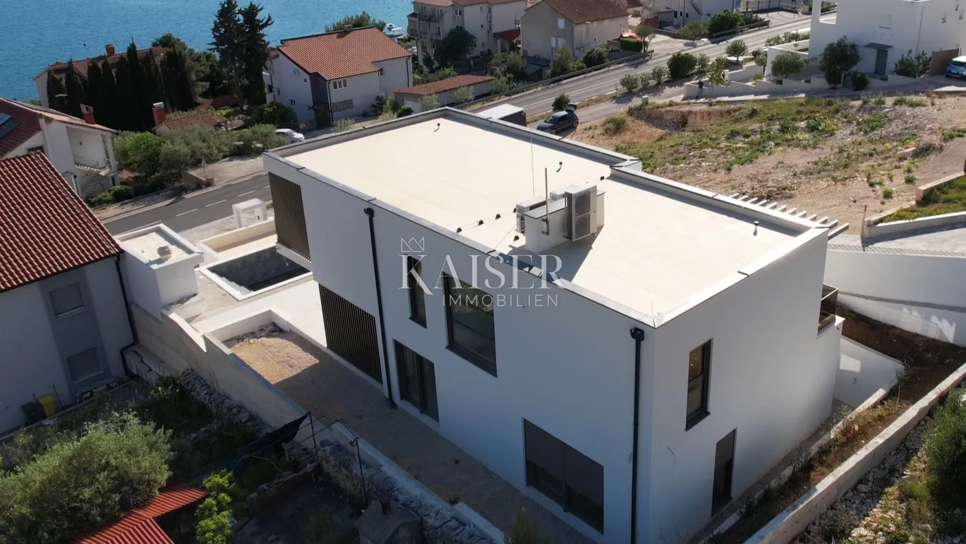 šibenik, žaborić – luksuzna vila s grijanim bazenom i panoramskim pogledom - slika 3
