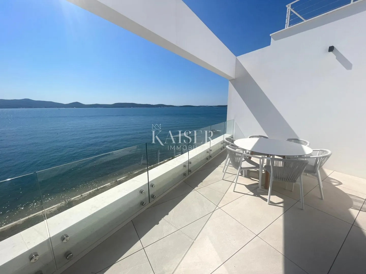zadar, sukošan - luksuzan dvoetažni stan 218 m2, prvi red do mora - slika 6