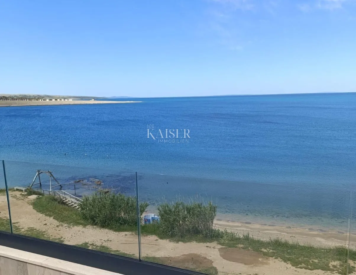otok pag - ekskluzivni penthouse 118m2 , prvi red do mora - slika 29