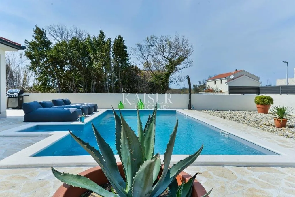 zadar, privlaka – elegantna samostojeća kuća s bazenom u dalmatinskom stilu - slika 37