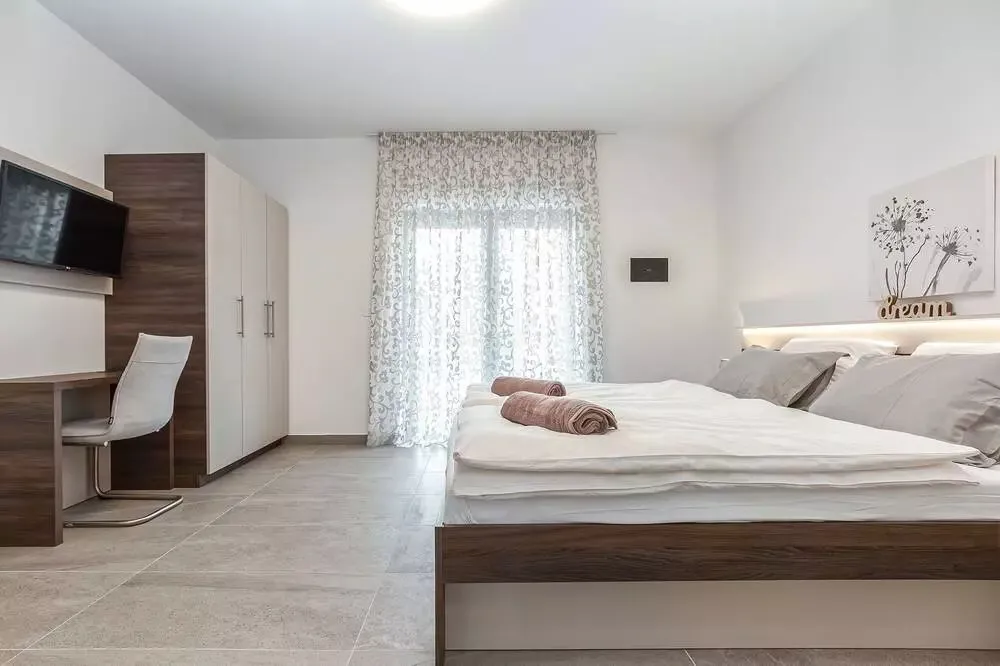 istra - poreč, moderna vila sa bazenom, 800m od mora - slika 17