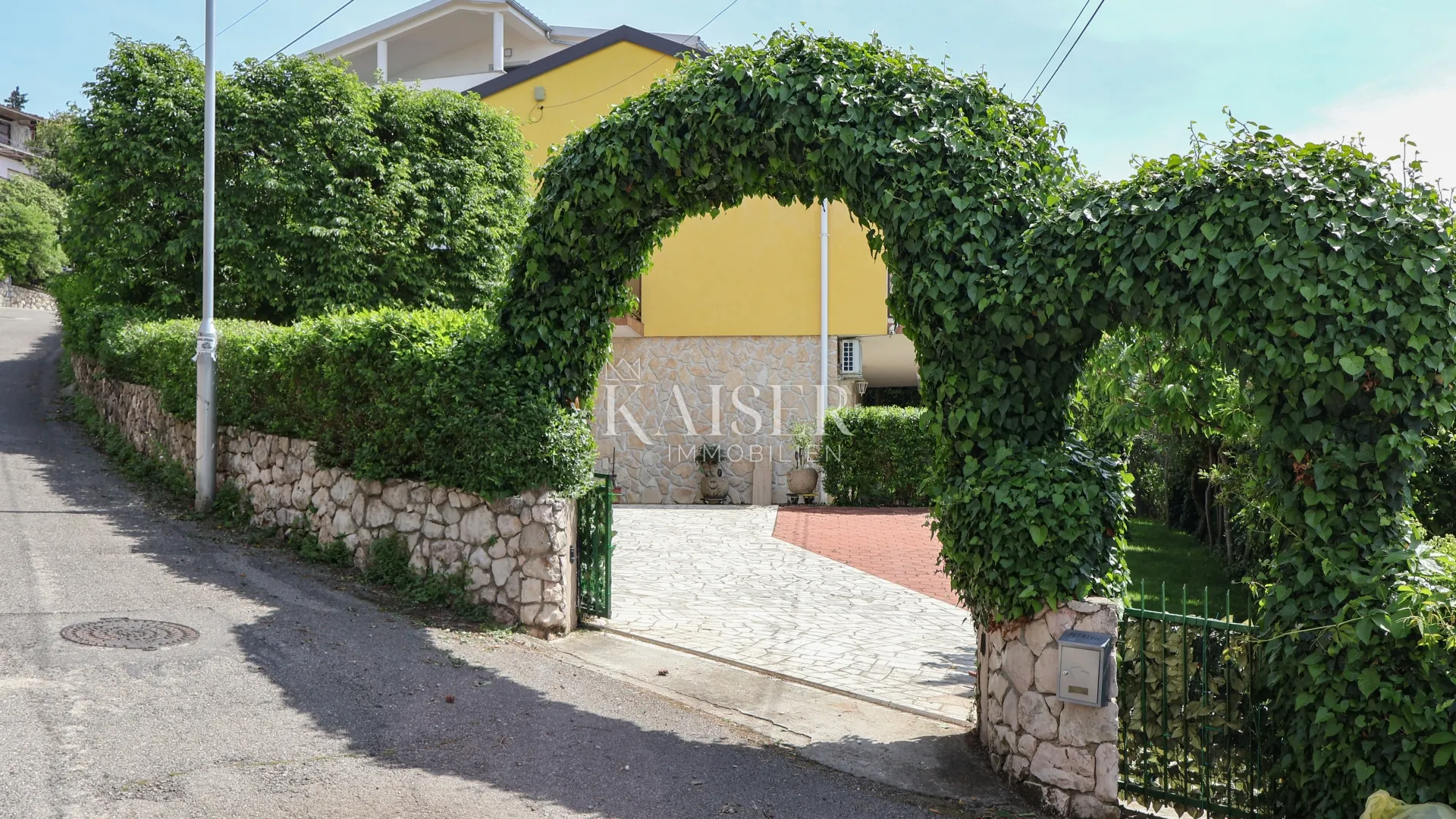 crikvenica, selce - predivna kuća sa okućnicom - slika 29