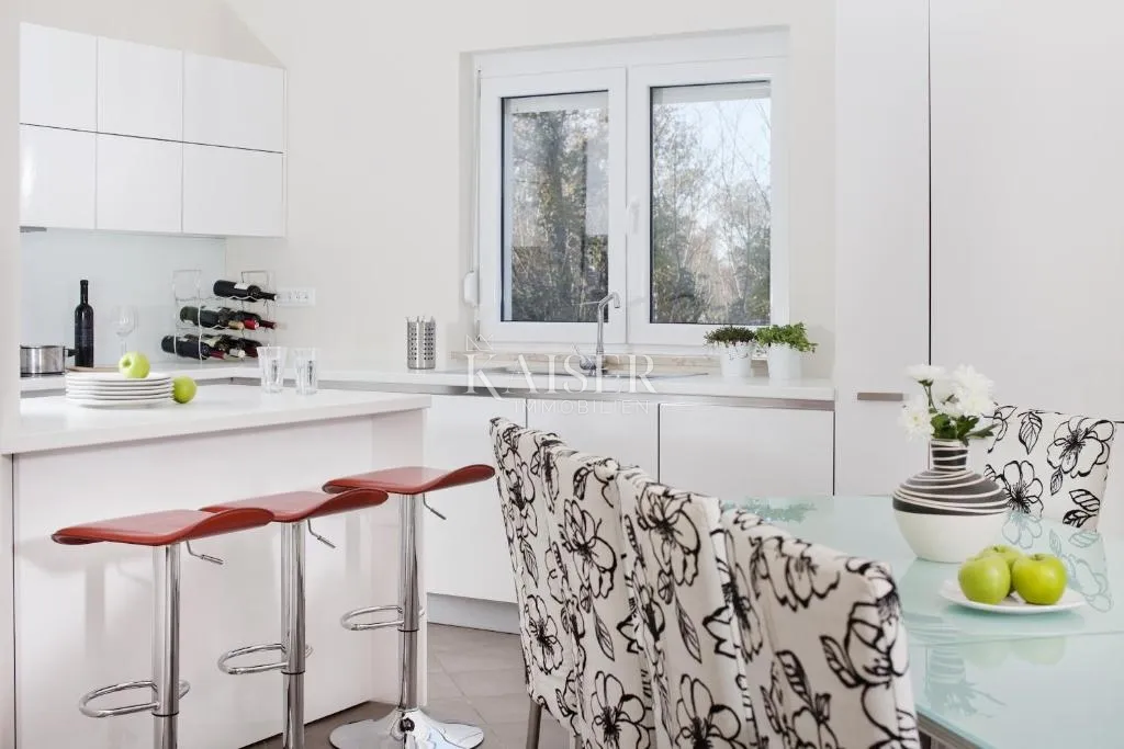 istra, okolica labina - vila s bazenom i okućnicom 4.260 m² - slika 10