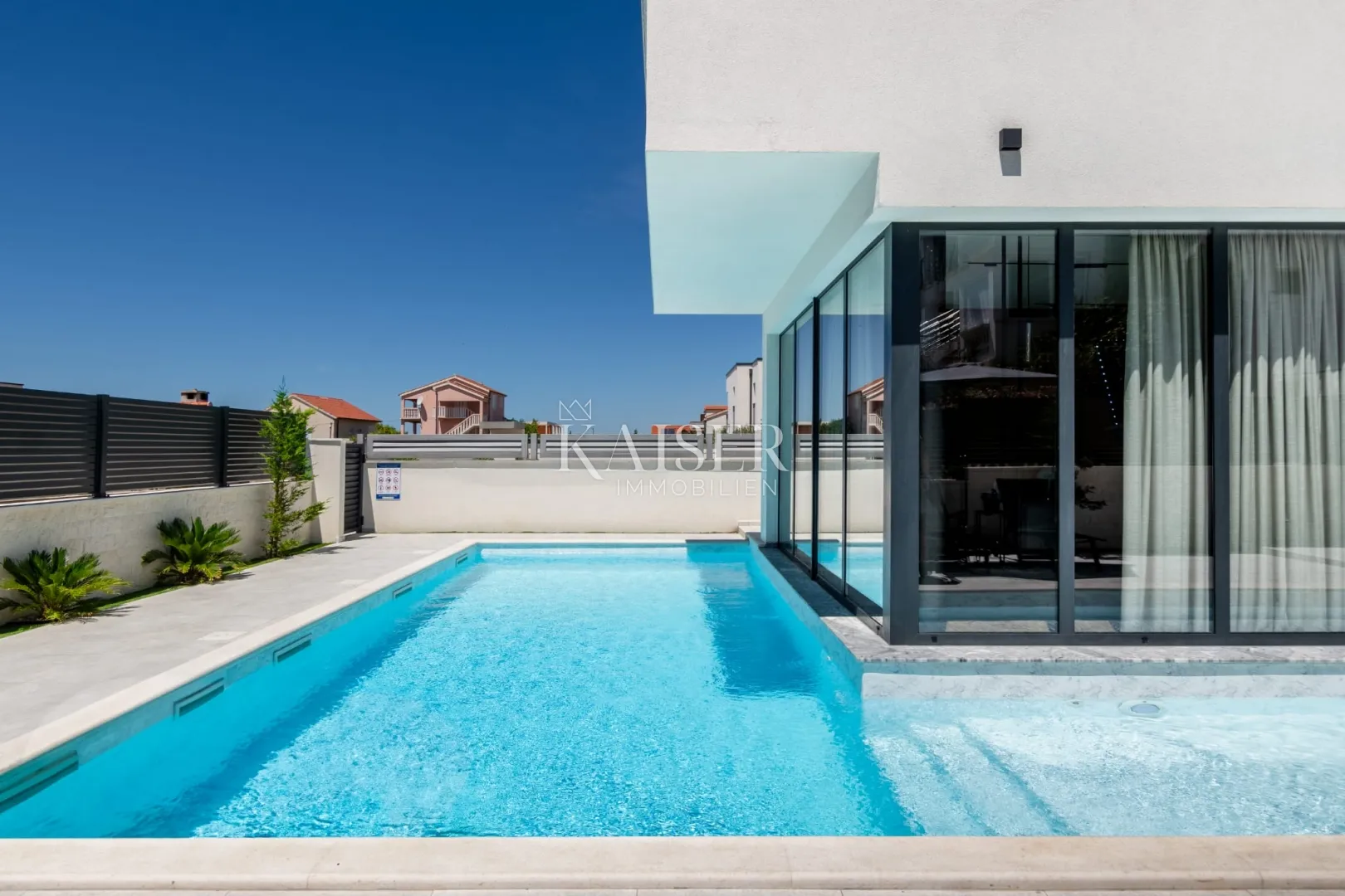 zadar – vrsi luksuzna vila 150 m od mora - slika 35