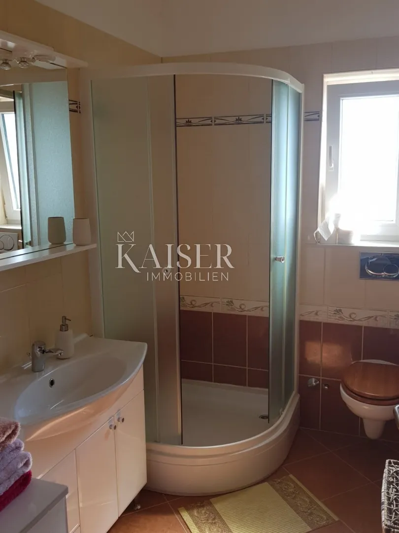 opatija, lovran - kuća sa pogledom na more, sa tri stana 300 m2 - slika 8