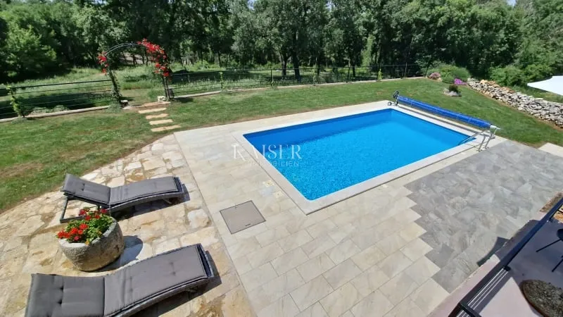 istra - lovreč, prilika kamena kuća sa okućnicom 7000 m2 - slika 4