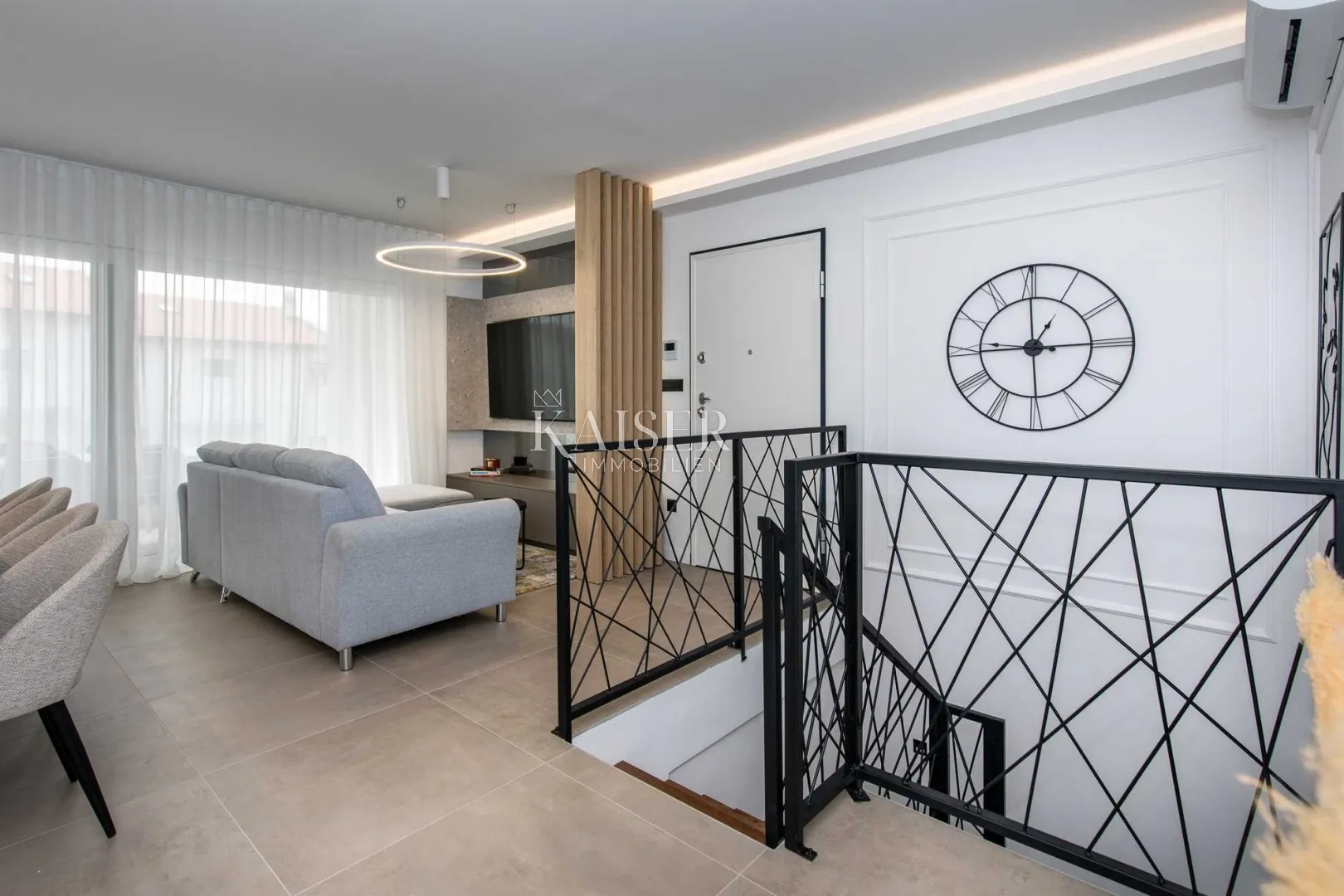 otok krk, grad krk - ekskluzivan dvoetažni apartman - slika 6