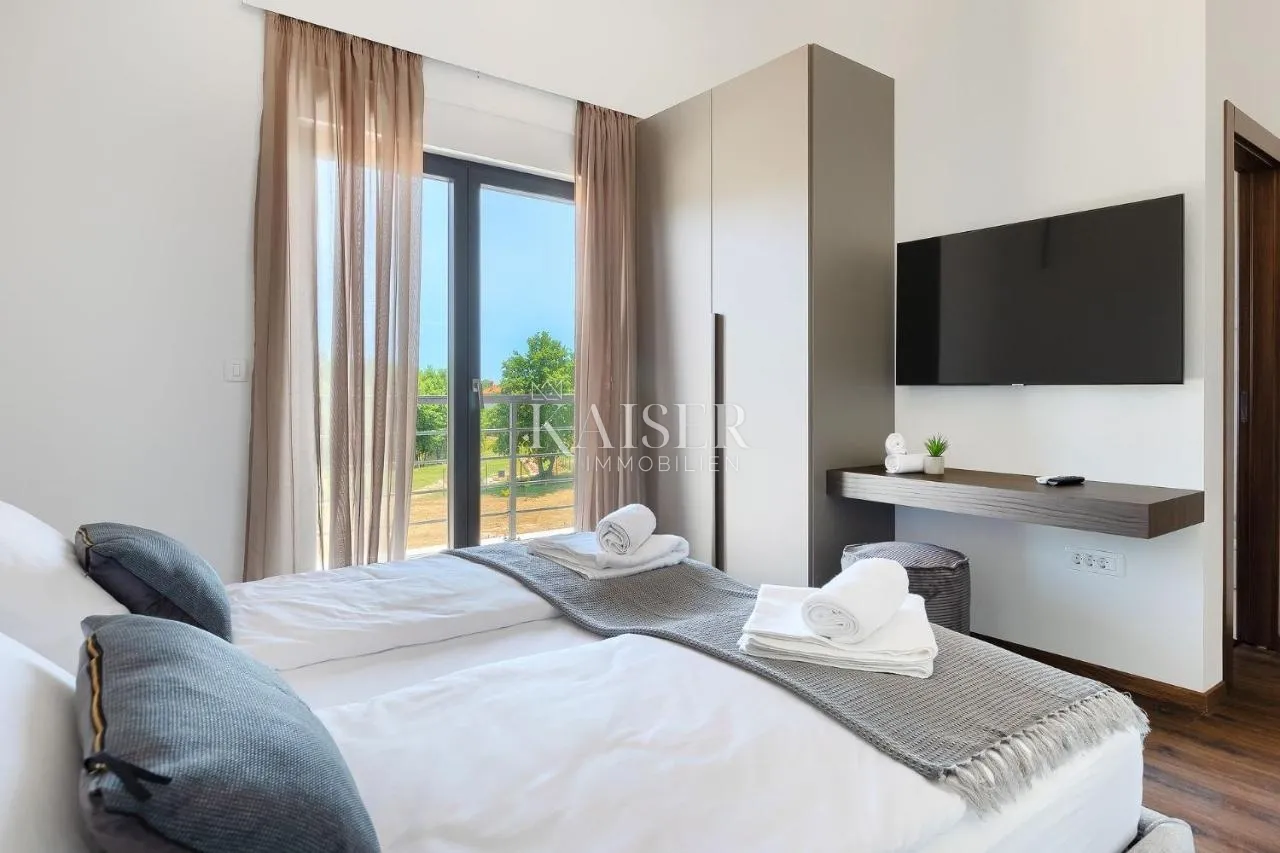 istra, svetvinčenat, moderna elegantna vila s bazenom - slika 23