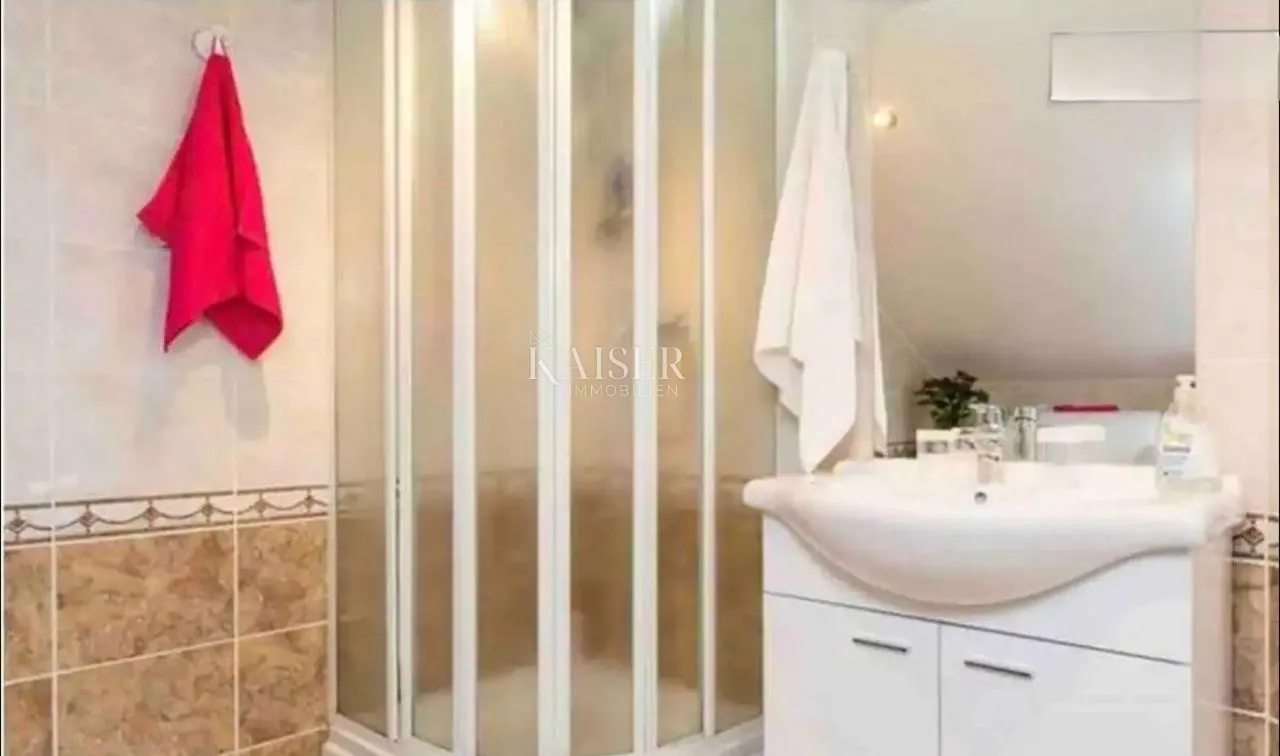 njivice, otok krk- apartman 92m2 s vrtom, blizu centra - slika 5